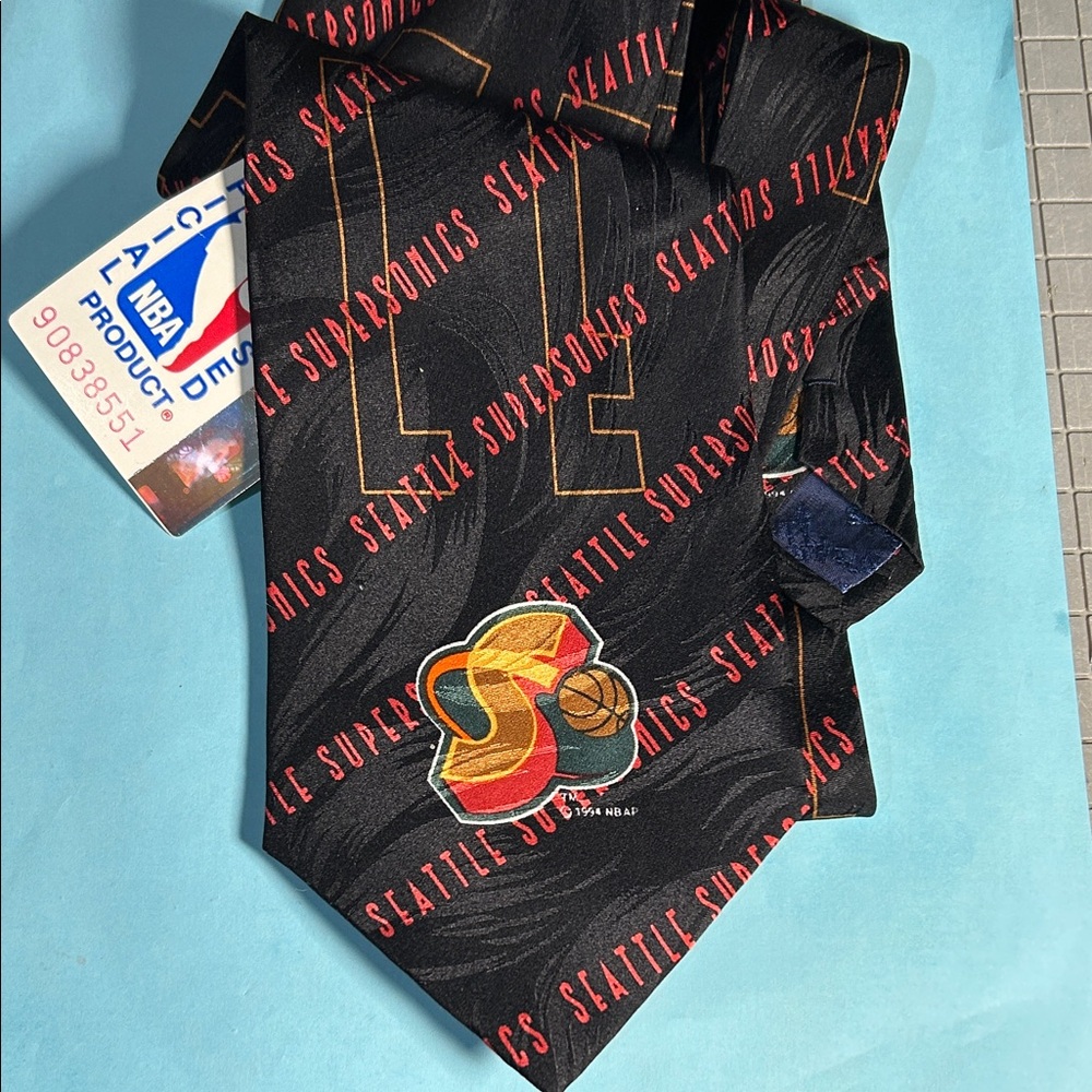 NBA Seattle Supersonics Black and Red Tie New w/tags